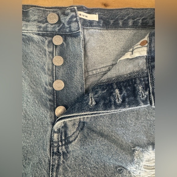 NWOT PacSun Women's high waist denim shorts - Picture 4 of 9